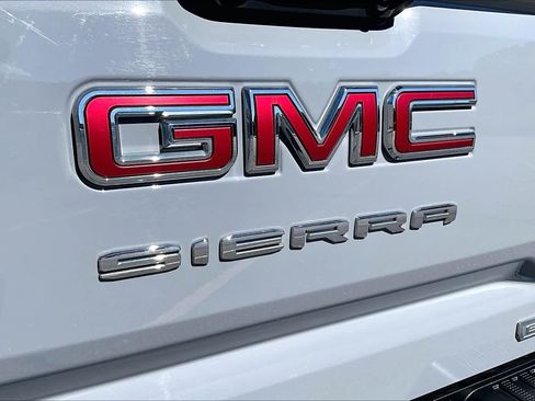 Used 2024 GMC Sierra 1500 Elevation w/ X31 Off-Road Package AWD/4WD image 33