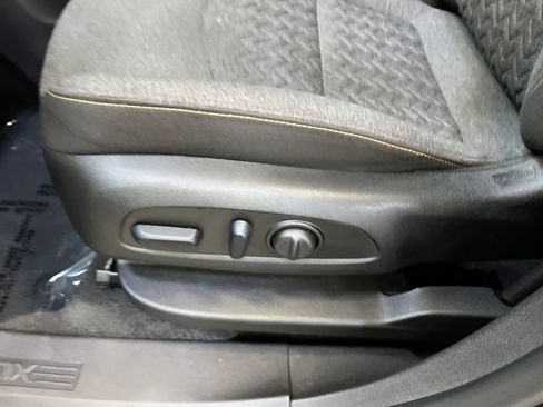 Used 2024 Chevrolet Equinox LT AWD/4WD image 15