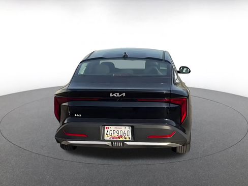 Used 2025 Kia K4 LXS image 12