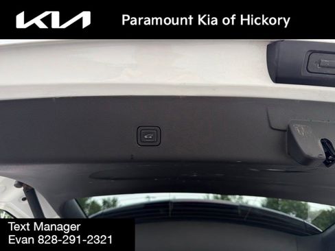 Used 2023 Chevrolet Traverse LT AWD/4WD image 11