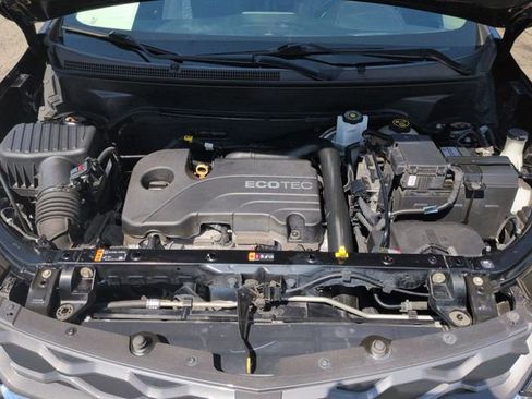 Used 2021 Chevrolet Equinox LT image 32