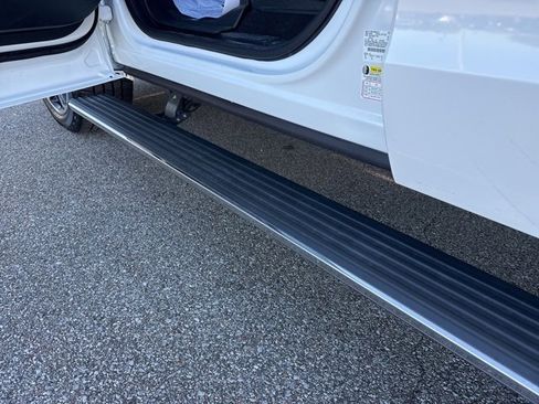 Used 2021 Ford Expedition Limited image 31