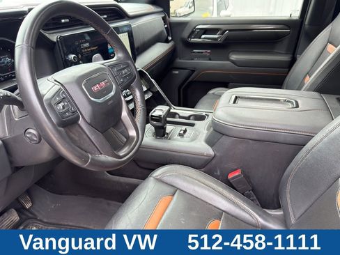Used 2022 GMC Sierra 1500 AT4 w/ AT4 Premium Package AWD/4WD image 8