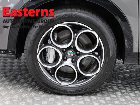 Used 2024 Alfa Romeo Tonale Ti AWD/4WD image 30