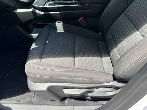 Used 2025 Chevrolet Equinox LT AWD/4WD image 10