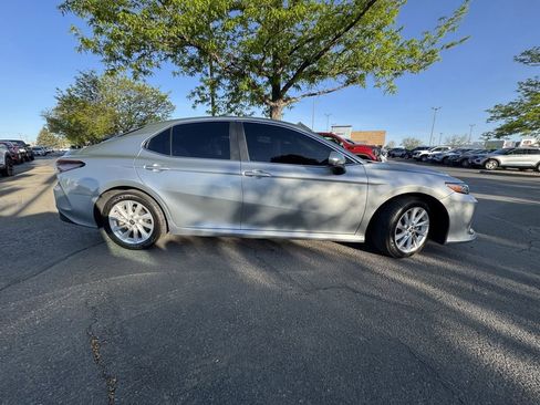 Used 2022 Toyota Camry LE FWD image 3