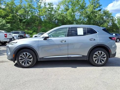Used 2025 Buick Envision Preferred AWD/4WD image 9