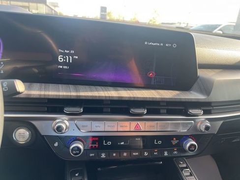 Used 2025 Kia Telluride EX w/ EX Captain's Chair Package AWD/4WD image 15