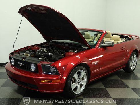 Used 2006 Ford Mustang GT RWD image 30