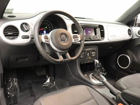 Used 2012 Volkswagen Beetle 2.5 FWD image 12