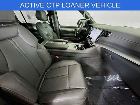 New 2025 Jeep Wagoneer L Series II w/ Premium Group I image 30