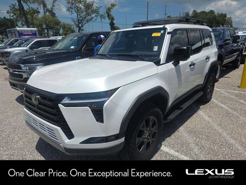 Used 2024 Lexus GX 550 AWD/4WD image 1