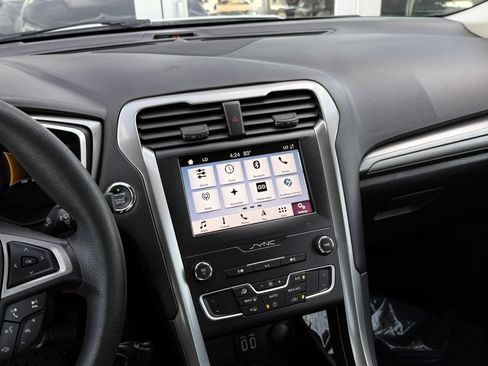 Used 2019 Ford Fusion SE FWD image 33