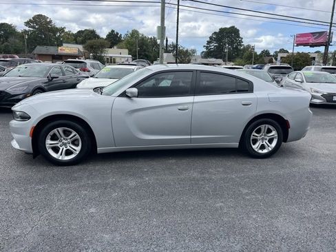 Used 2019 Dodge Charger SXT image 7