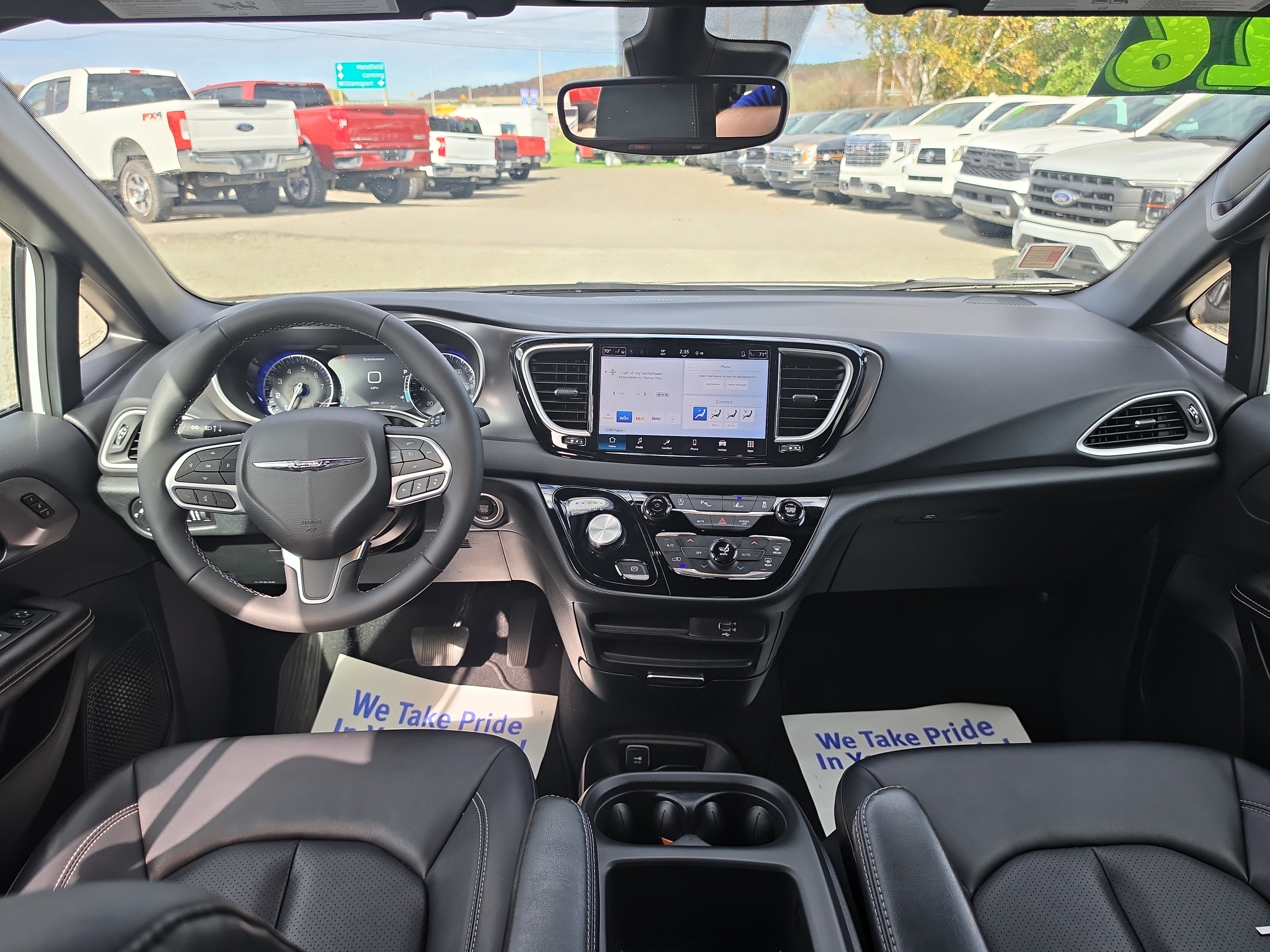 Used 2026 Chrysler Pacifica Select FWD image 16