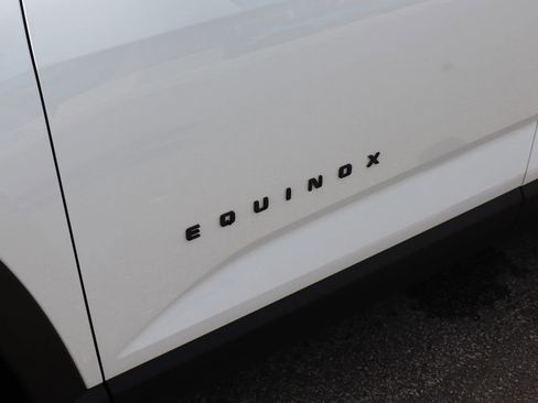 New 2026 Chevrolet Equinox LT w/ Convenience Package II AWD/4WD image 6