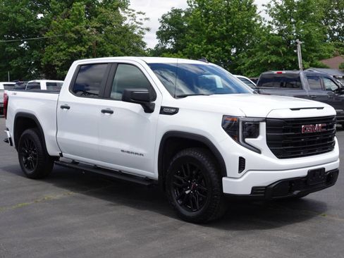 Used 2023 GMC Sierra 1500 Pro w/ Graphite Edition AWD/4WD image 5