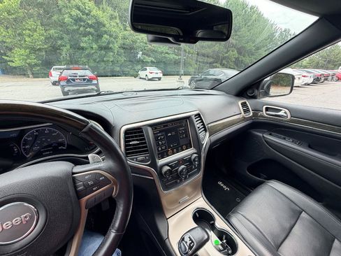 Used 2014 Jeep Grand Cherokee Overland AWD/4WD image 27