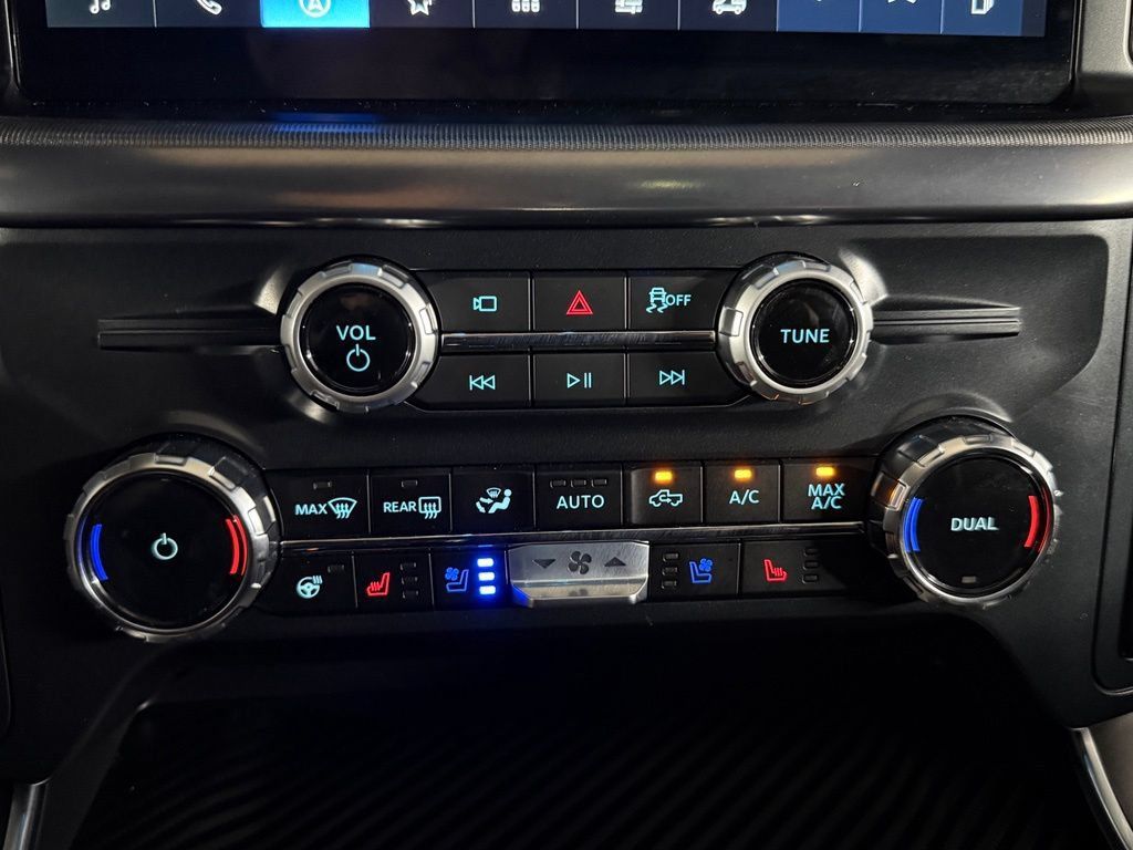 Used 2025 Ford F150 Raptor AWD/4WD image 42