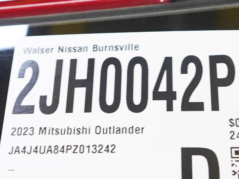 Used 2023 Mitsubishi Outlander SE AWD/4WD image 32