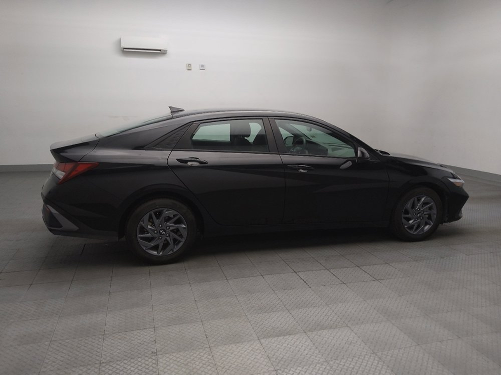 Used 2024 Hyundai Elantra SEL FWD image 10