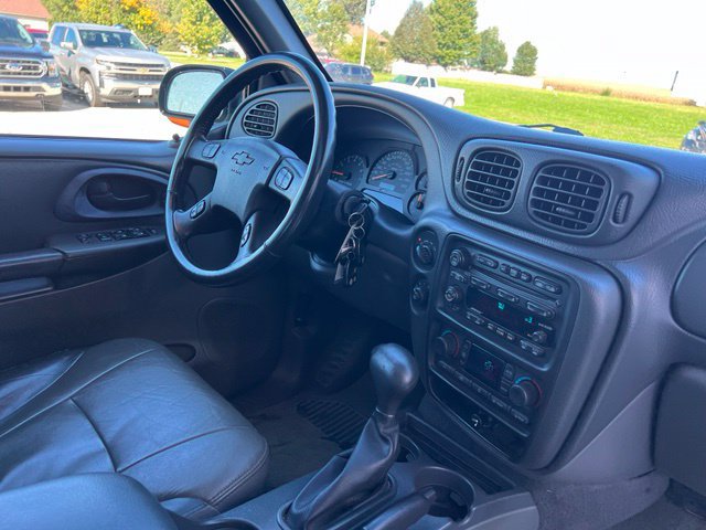 Used 2002 Chevrolet TrailBlazer LTZ AWD/4WD image 10