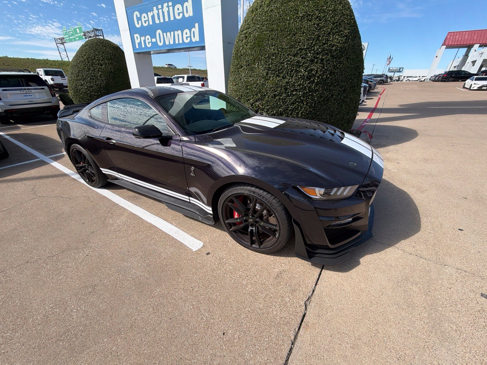 Used 2022 Ford Mustang Shelby GT500 w/ Technology Package RWD image 19