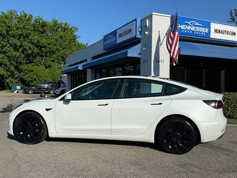 Used 2022 Tesla Model 3 Standard Range RWD image 25