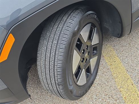 Certified 2025 Hyundai Santa Fe SEL image 31