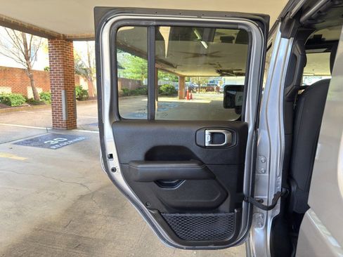 Used 2019 Jeep Wrangler Unlimited Sahara w/ Cold Weather Group image 19