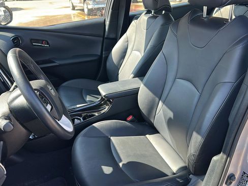 Used 2019 Toyota Prius Prime Advanced image 2