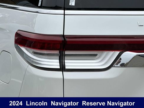 Used 2024 Lincoln Navigator Reserve AWD/4WD image 42