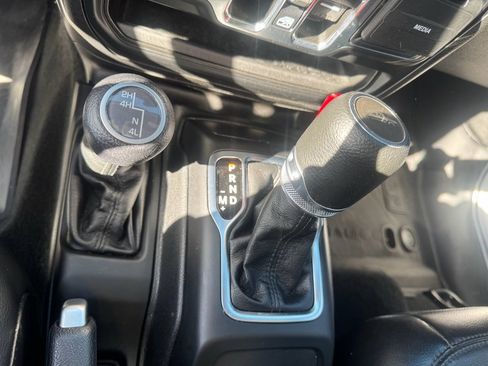 Used 2023 Jeep Gladiator Sport image 23