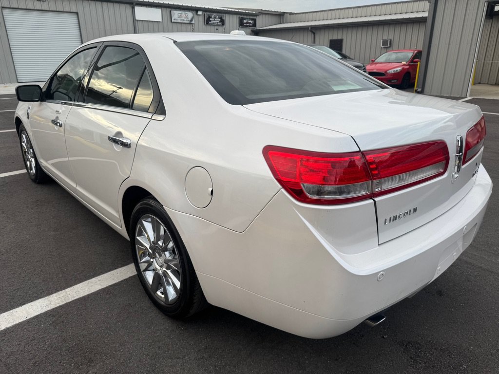 Used 2010 Lincoln MKZ FWD image 4