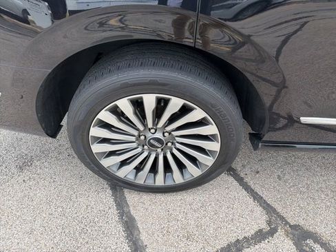 Used 2019 Lincoln Navigator Reserve w/ Cargo Package AWD/4WD image 4