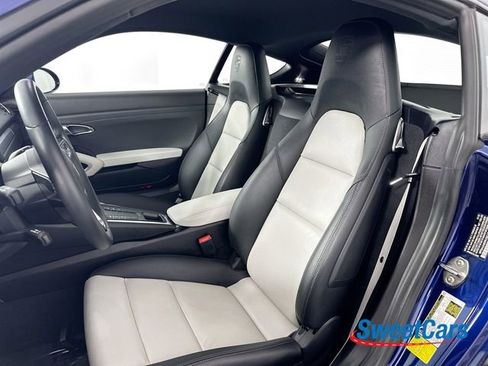 Used 2024 Porsche 718 Cayman image 9