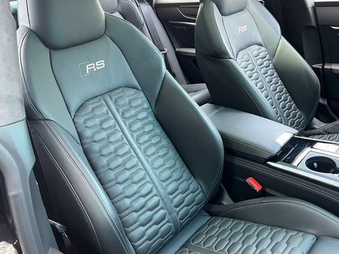 Used 2024 Audi RS 7 Performance AWD/4WD image 17