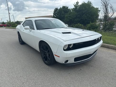 Used 2016 Dodge Challenger SXT w/ Blacktop Package RWD image 2