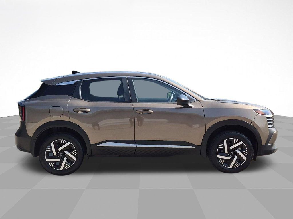 Certified 2026 Nissan Kicks SV FWD image 4