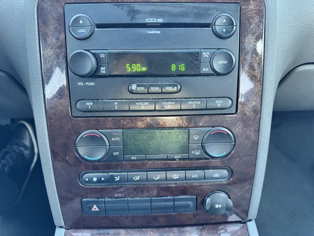 Used 2006 Ford Five Hundred SEL FWD image 42