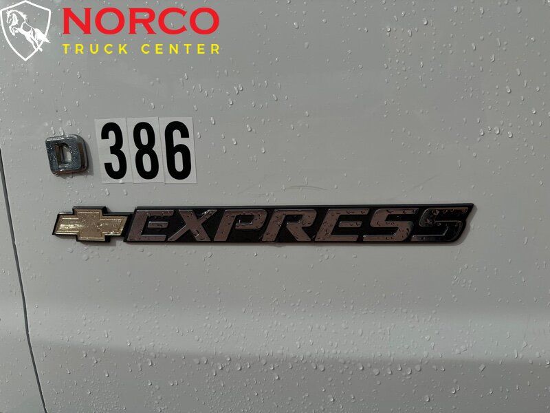 Used 2021 Chevrolet Express 2500 w/ Driver Convenience Package RWD image 13