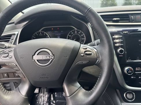 Used 2023 Nissan Murano SV w/ SV Midnight Edition Package FWD image 17