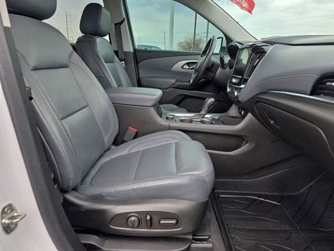 Used 2020 Chevrolet Traverse LT w/ LT Premium Package image 17