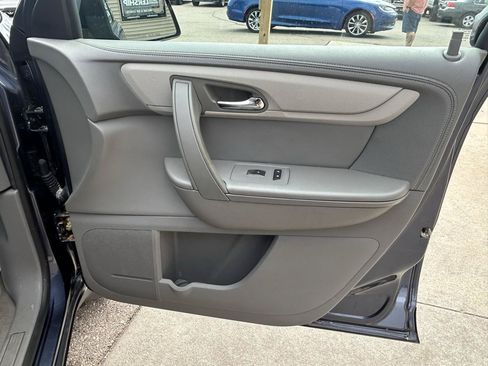 Used 2013 Chevrolet Traverse LS FWD image 16