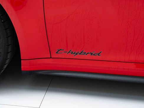 Certified 2025 Porsche 911 Carrera GTS image 13