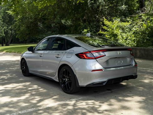 Used 2023 Honda Civic Sport image 7