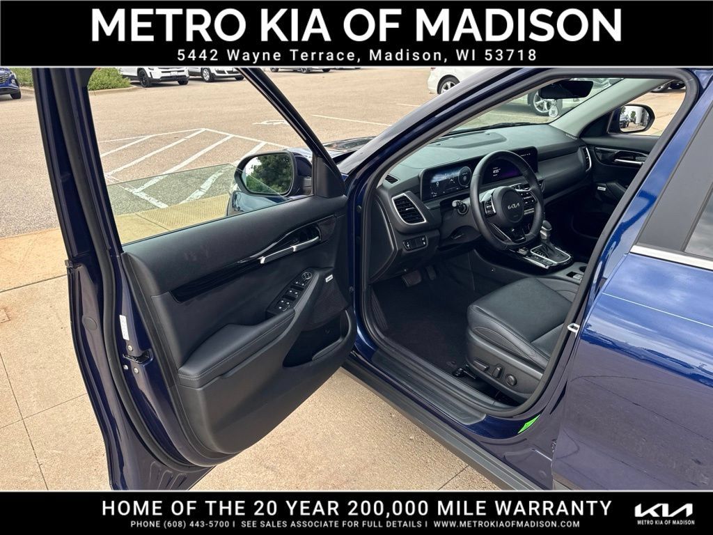 Used 2024 Kia Seltos SX w/ SX Sunroof Package AWD/4WD image 11