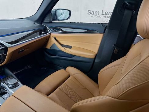 Used 2023 BMW 530e xDrive 530e iPerformance w/ Premium Package image 25