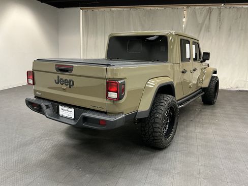 Used 2025 Jeep Gladiator Sport AWD/4WD image 5