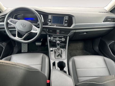 Used 2024 Volkswagen Jetta SE image 10